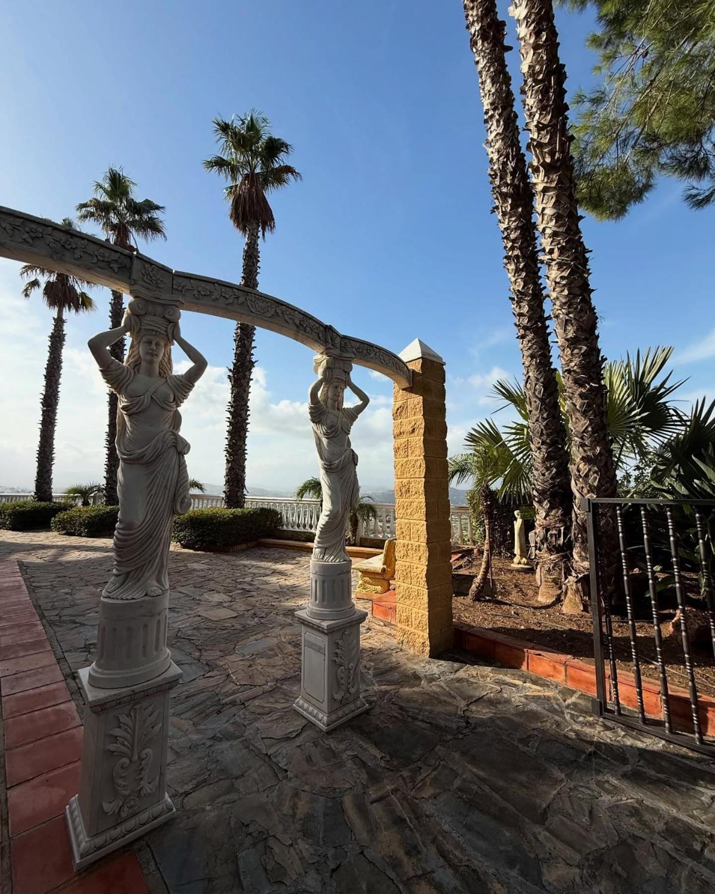 El Mirador Hotel 3*